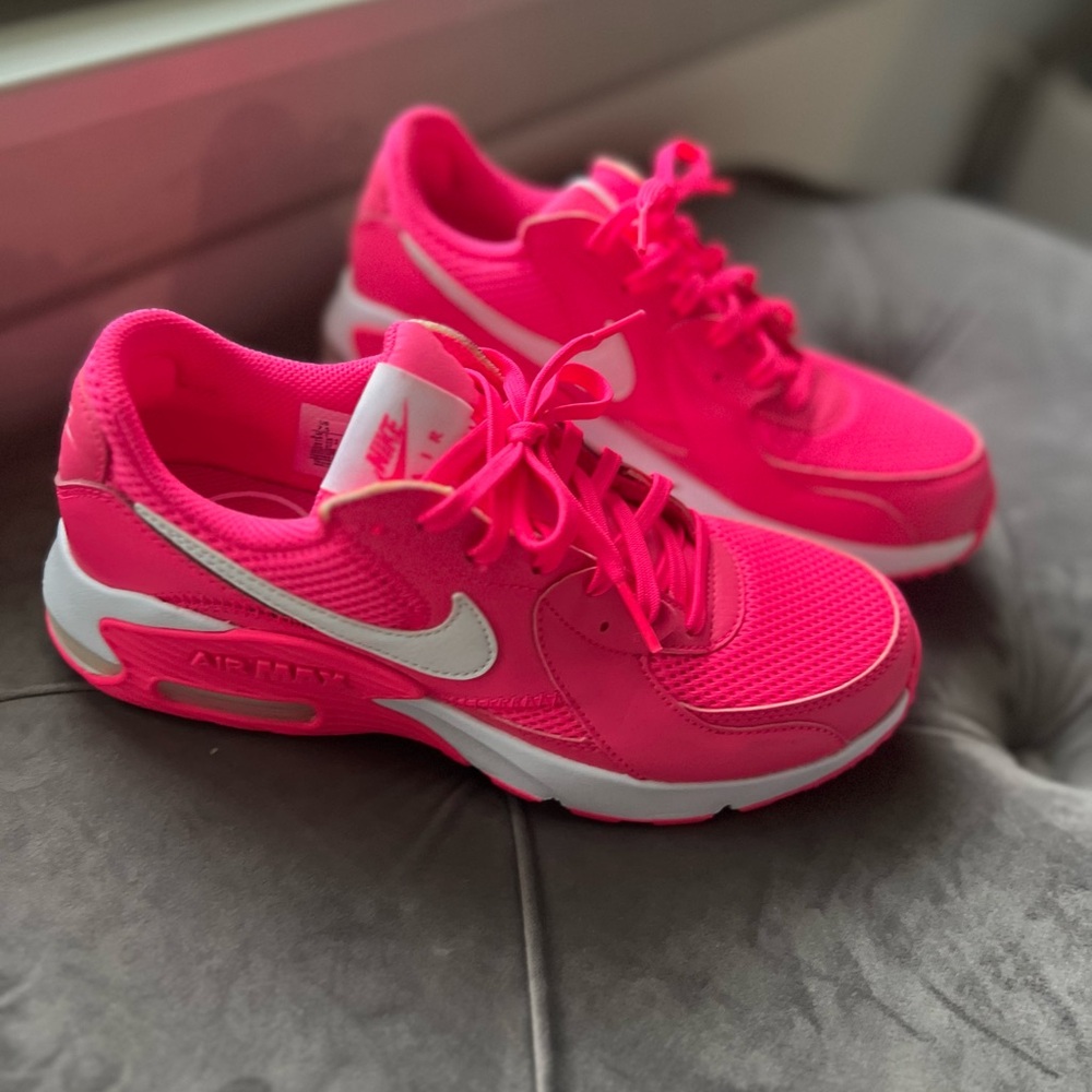 Nike Air Max Women's Hot Pink and White Athletic Shoes